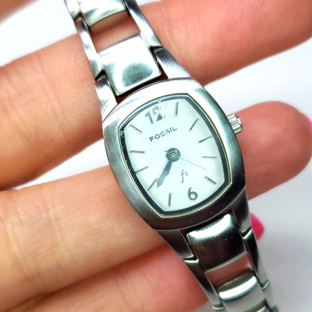 Vintage Fossil F² Watch ES9526 Silver Tone Steel Band White Face Swiss Parts